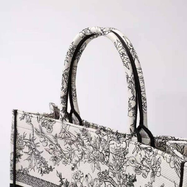 Dior Women Large Dior Book Tote Blue Toile de Jouy Flowers Embroidery (7)