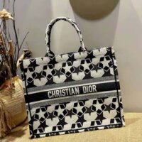 Dior Women Large Dior Book Tote Blue and White Dior Etoile Embroidery (1)