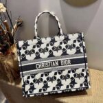 Dior Women Large Dior Book Tote Blue and White Dior Etoile Embroidery - immagine 4