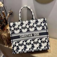 Dior Women Large Dior Book Tote Blue and White Dior Etoile Embroidery (1)