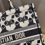 Dior Women Large Dior Book Tote Blue and White Dior Etoile Embroidery - immagine 8