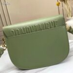 Dior Women Medium Dior Bobby Bag Cedar Green Box Calfskin Flap Closure - Imagen 6