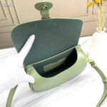 Dior Women Medium Dior Bobby Bag Cedar Green Box Calfskin Flap Closure - Imagen 7
