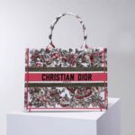 Dior Women Medium Dior Book Tote Multicolor Butterfly Embroidery – Bild 2