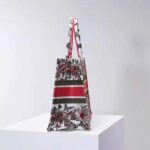 Dior Women Medium Dior Book Tote Multicolor Butterfly Embroidery – Bild 4
