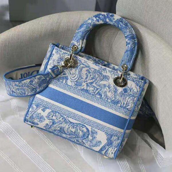 Dior Women Medium Lady D-lite Bag Cornflower Blue Toile DE Jouy Embroidery (4)