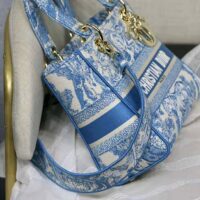Dior Women Medium Lady D-lite Bag Cornflower Blue Toile DE Jouy Embroidery (1)