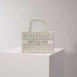 Dior Women Mini Dior Book Tote Gold-Tone Dior Oblique Embroidery - Imagen 2