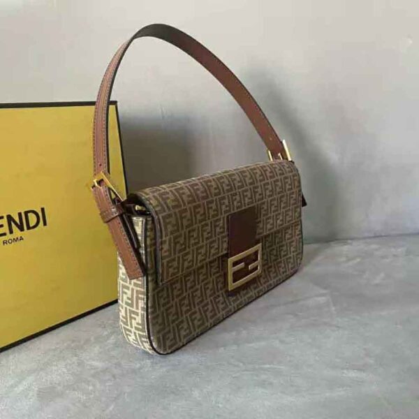 Fendi Women Baguette 1997 Beige Split Leather Bag (4)