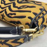 Fendi Women Baguette Bag from the Spring Festival Capsule Collection - Imagen 7