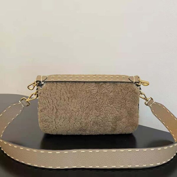 Fendi Women Baguette Beige Sheepskin Bag (4)