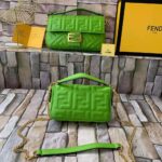 Fendi Women Baguette Soft Nappa Leather Bag-Green - Image 3