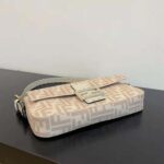 Fendi Women Medium Baguette 1997 Beige FF Wool Bag - immagine 4