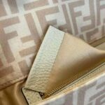 Fendi Women Medium Baguette 1997 Beige FF Wool Bag - immagine 7
