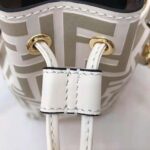 Fendi Women Mon Tresor Beige Leather Mini-Bag – Bild 7
