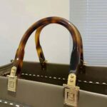 Fendi Women Sunshine Medium Gray Leather and Elaphe Shopper - Imagen 8