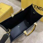 Fendi Women Sunshine Medium Leather Shopper-Black - Imagen 5