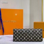 Louis Vuitton LV Women OnTheGo MM Tote Bag Green Printed Embossed Grained Cowhide - Imagen 6