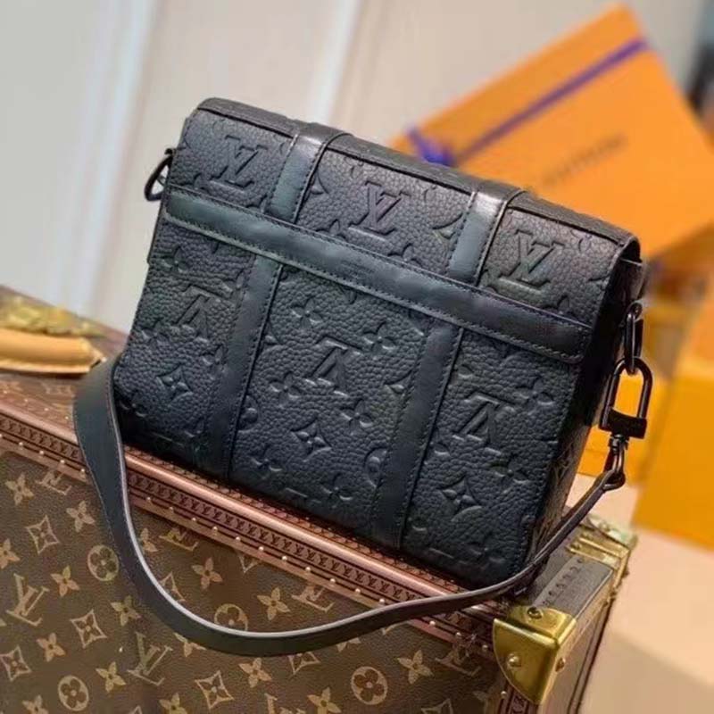 M57726 Louis Vuitton Taurillon Monogram Trunk Messenger