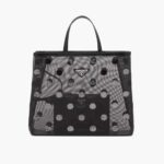 Borsa tote in rete a pois da donna Prada - Nero