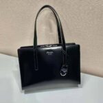 Prada Women Re-Edition 1995 Brushed-Leather Medium Handbag-Black - Imagen 5
