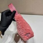 Prada Women Re-Edition 2000 Terry Mini-Bag-Pink - Bild 6