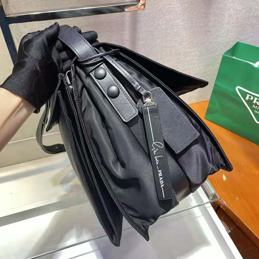 Re-Nylon large padded shoulder bag