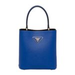 Prada Damen Kleine Prada Panier Tasche aus Saffiano-Leder - Marineblau