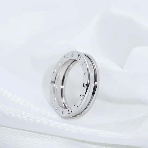 Bvlgari Women B.Zero1 One-Band Ring in 18 KT White Gold (2)