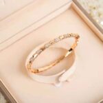 Bvlgari Women Serpenti Viper 18 KT Rose Gold Bracelet Set with Demi Pave Diamonds - Imagen 3