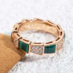 Bvlgari Women Serpenti Viper Band Ring in 18 KT Rose Gold-Green – Bild 10
