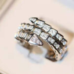 Bvlgari Women Serpenti Viper Two-coil 18 KT White Gold Ring – Bild 6