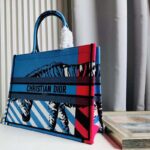 Dior Unisex CD Large Book Tote Blue Pink D-Jungle Pop Embroidery – Bild 3