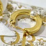 Dior Women CD Navy Earrings Gold-Finish Metal and White Resin Pearls - immagine 6