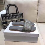 Dior Women Dway Slide Silver-Tone Embroidered Metallic Fabric - Imagen 7