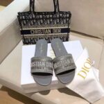 Dior Women Dway Slide Silver-Tone Embroidered Metallic Fabric - Imagen 6