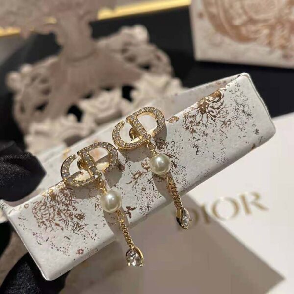 Dior Women Petit CD Earrings Gold-Finish Metal with White Resin Pearls (5)