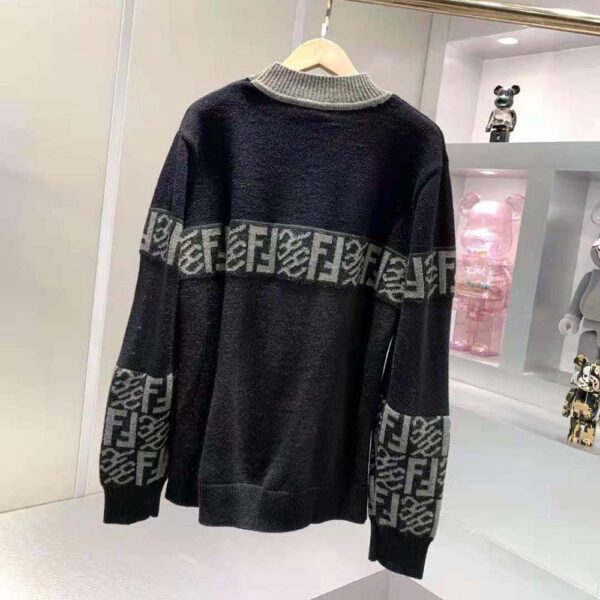 Fendi Men Black wool Sweater with High Collar and Long Sleeves (3)