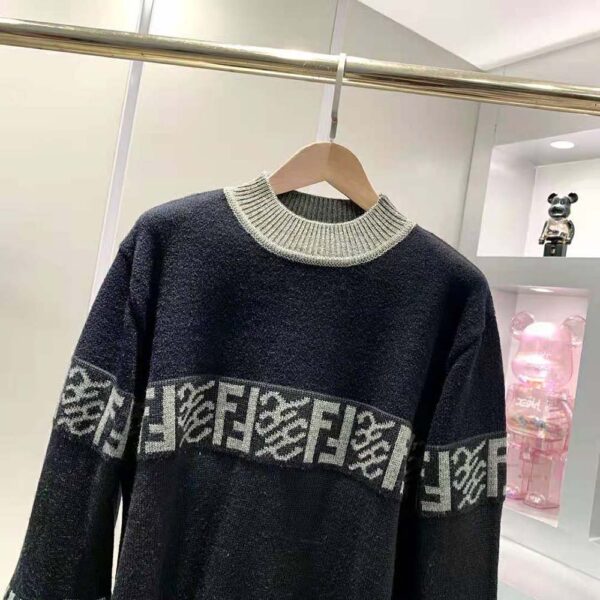 Fendi Men Black wool Sweater with High Collar and Long Sleeves (4)