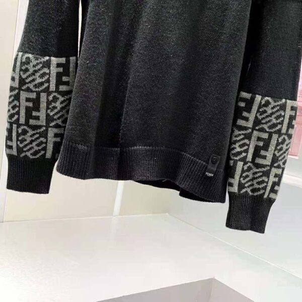 Fendi Men Black wool Sweater with High Collar and Long Sleeves (5)