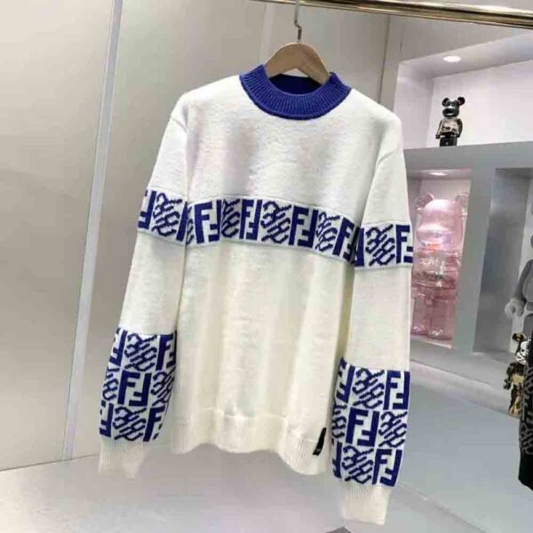 Fendi Men White wool Sweater with High Collar and Long Sleeves (2)