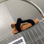 Fendi Women Feel Black Sheepskin Sandals - Imagen 6