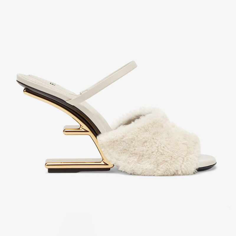 Sandales à talons hauts Fendi pour femmes, en peau de mouton blanche
