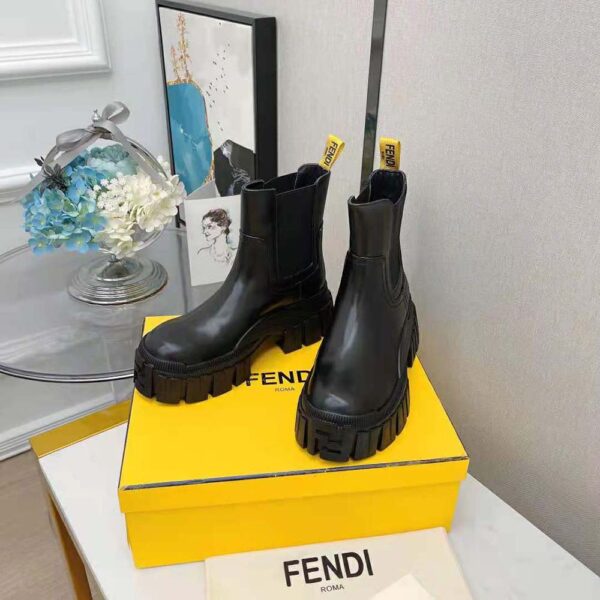 Fendi Women Force Black Leather Chelsea Boots (5)
