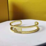 Fendi Women O’lock Bracelet with Gold-Colored Bracelet - Imagen 7