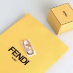 Fendi Women O’lock Single Earring with Gold-color Earrings - Imagen 2