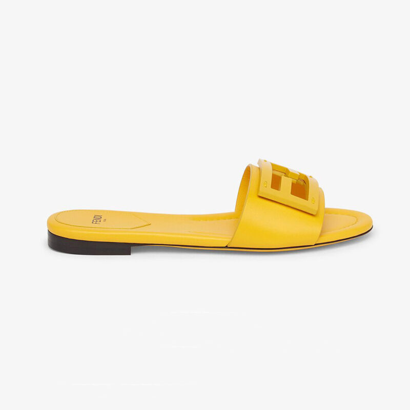 Fendi Damen Signature Slides aus gelbem Leder mit 0,4 Zoll Absatzhöhe