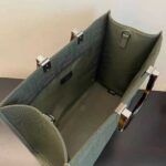 Fendi Women Sunshine Medium FF Fabric Shopper-Green – Bild 7