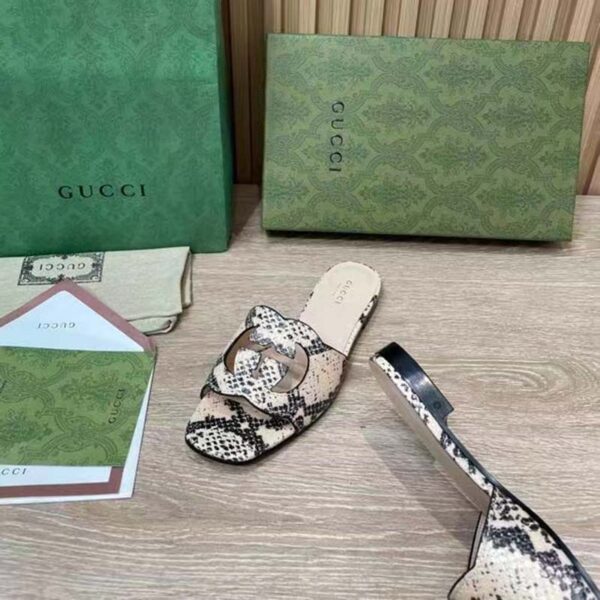 Gucci Women Interlocking G Cut Out Slide Sandal Beige Black Python Print Leather Flat (2)