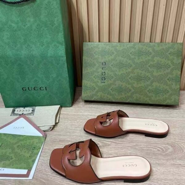 Gucci Women Interlocking G Cut Out Slide Sandal Cuir Leather Flat (1)